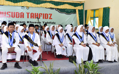Wisuda Tahfidz Angkatan 1 MTs Negeri 6 Klaten Tahun Pelajaran 2023/2024