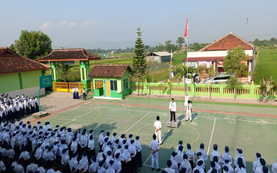 Upacara Bendera Hari senin